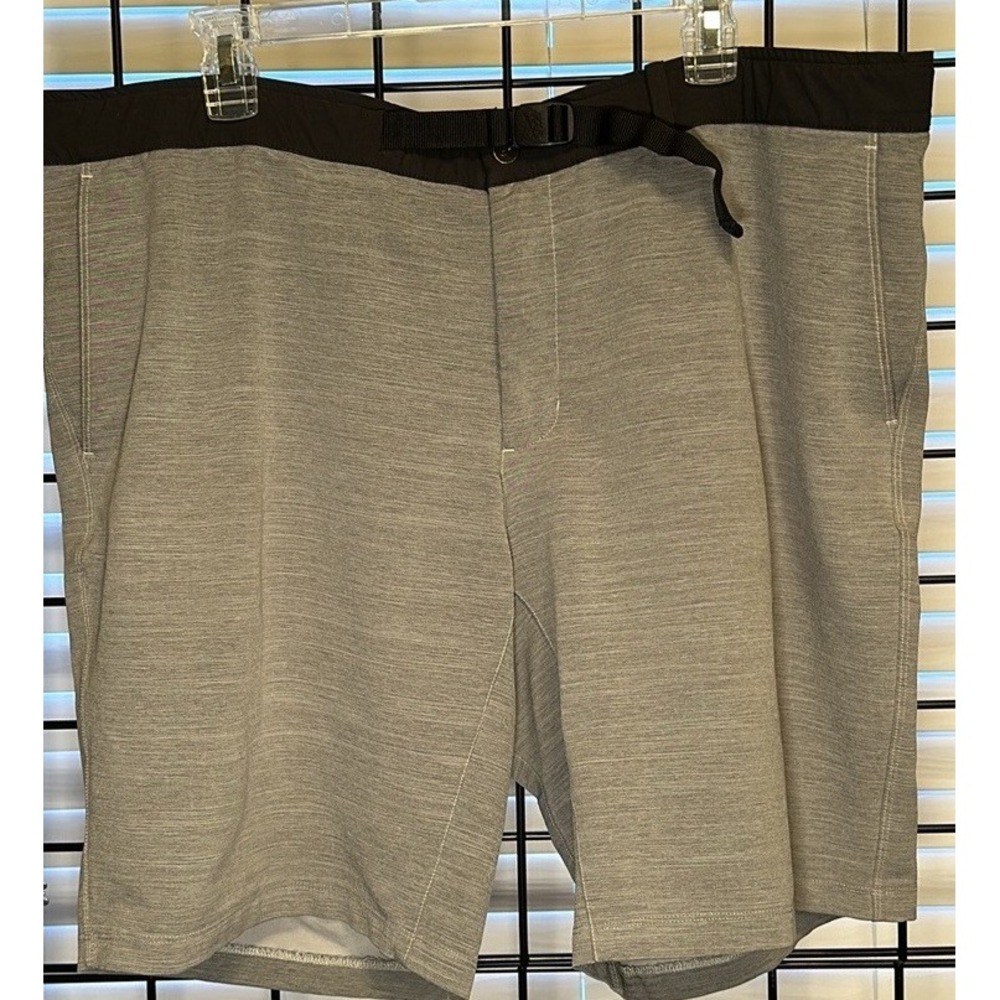 Men's Size 40 Nike Golf Shorts